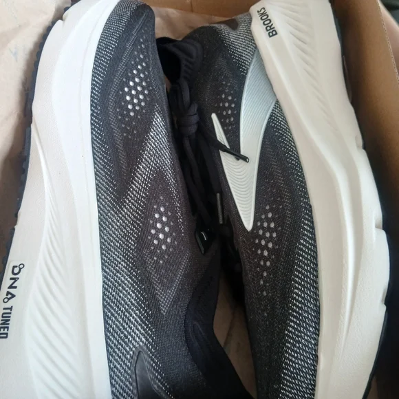 Brooks Women’s Glycerin GTS 23 Supportive RunninBrooks Men's Black Running Shoes - Picture 14 of 14